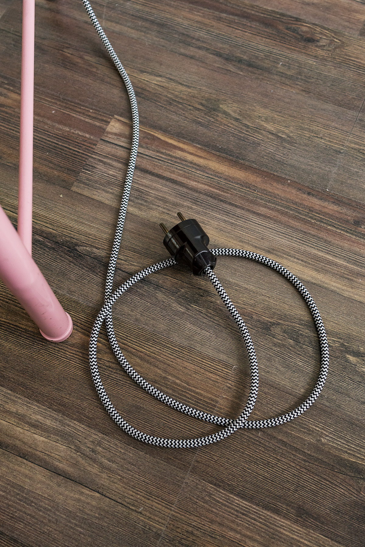 Renove-Napako-Nun-table-lamp-10