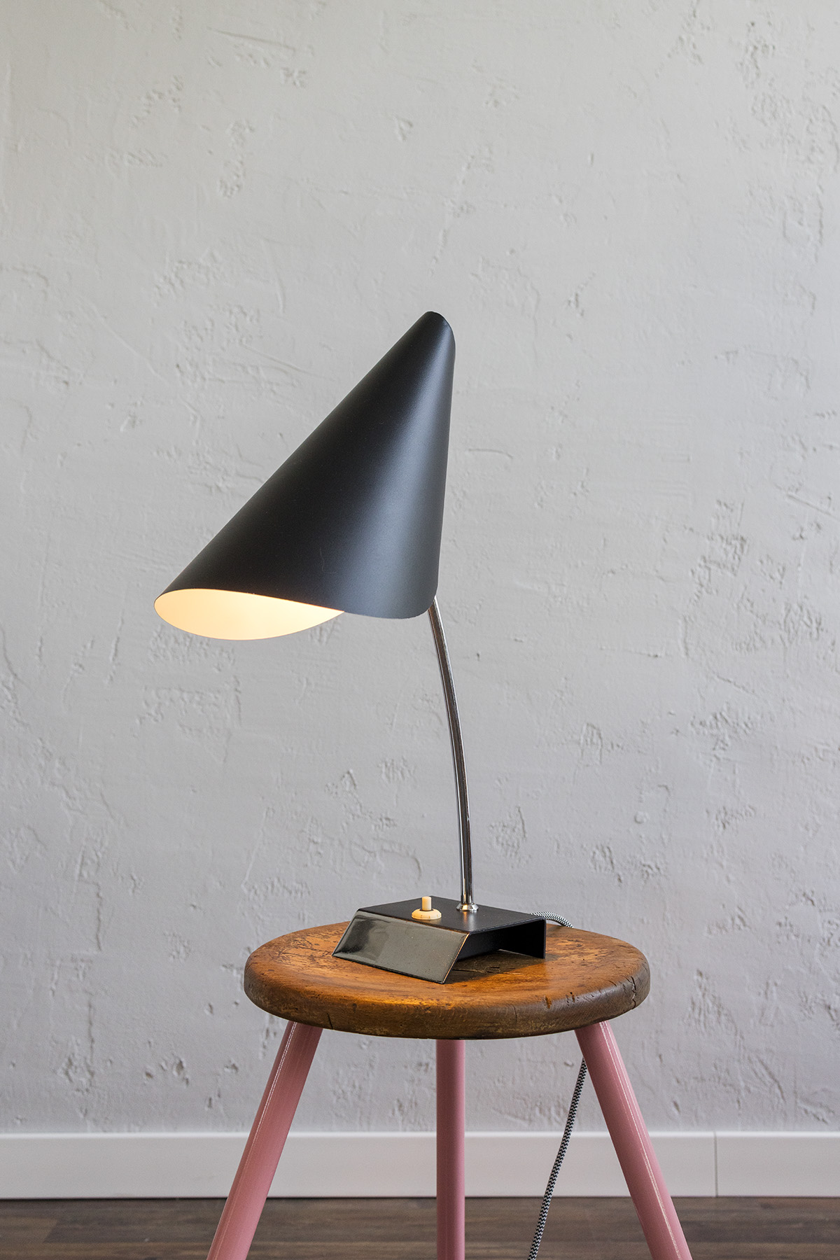 Renove-Napako-Nun-table-lamp-9