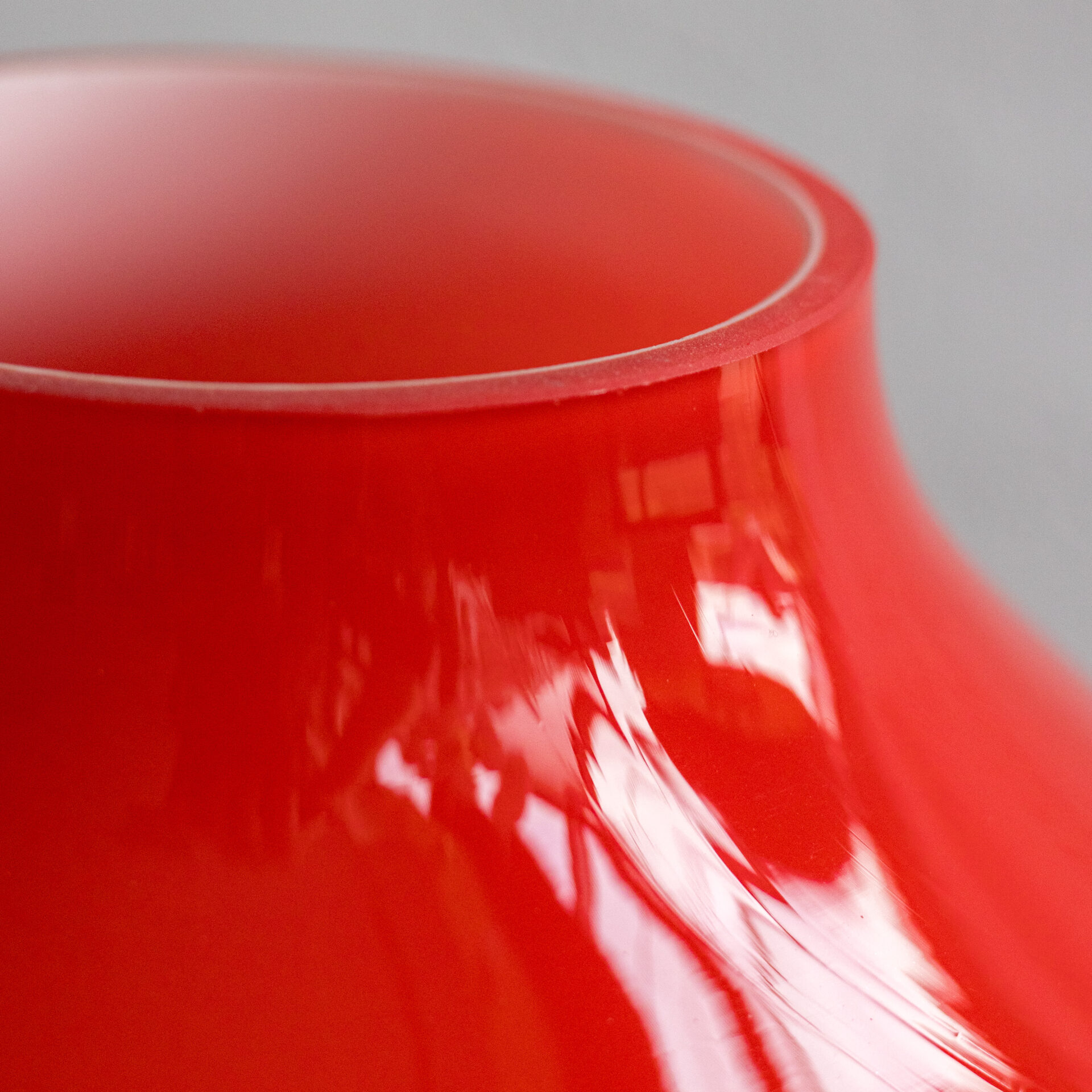 Renove-Stepan-Tabery-tulip-table-lamp4