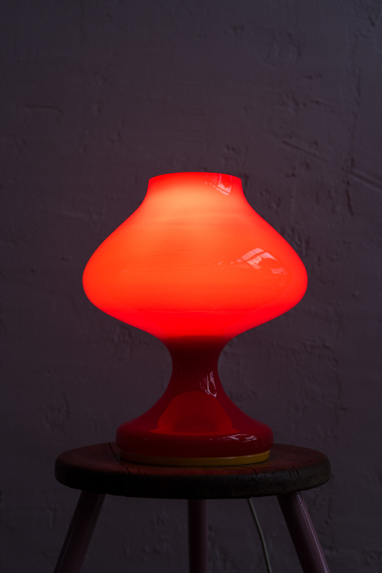 Renove-Stepan-Tabery-tulip-table-lamp9